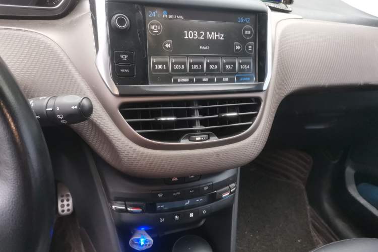 Used Peugeot 2008 2014 1.6L Automatic Navigation Edition