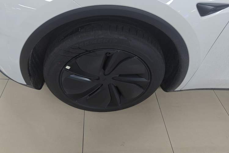 Used Tesla Model Y 2026 Long-Range All-Wheel-Drive Model