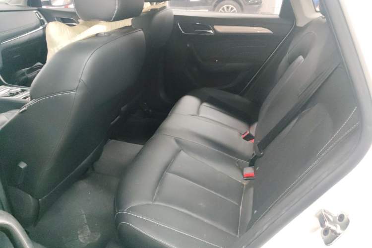 Used Roewe i6 New Energy 2017 45T Hybrid Connect & Smart Enjoyment Edition
