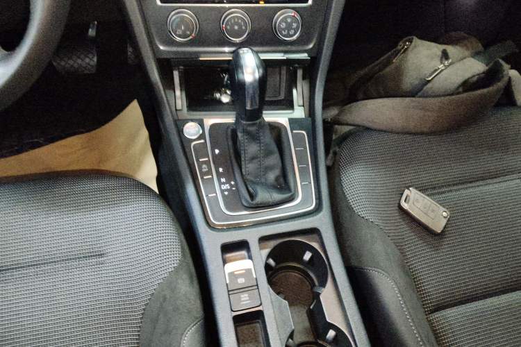 Used Volkswagen Golf 2020 Zhiai Edition 280TSI DSG Comfort Model Gear Lever