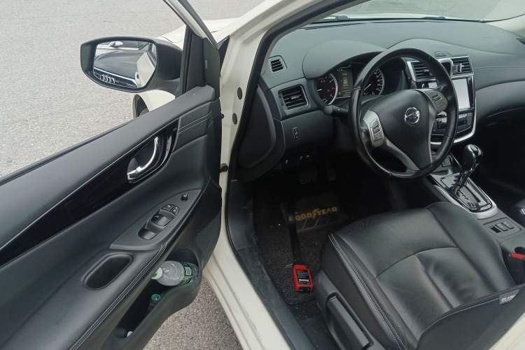 Used Nissan Tiida 2019 1.6L CVT ZhiZun Edition China VI standard
