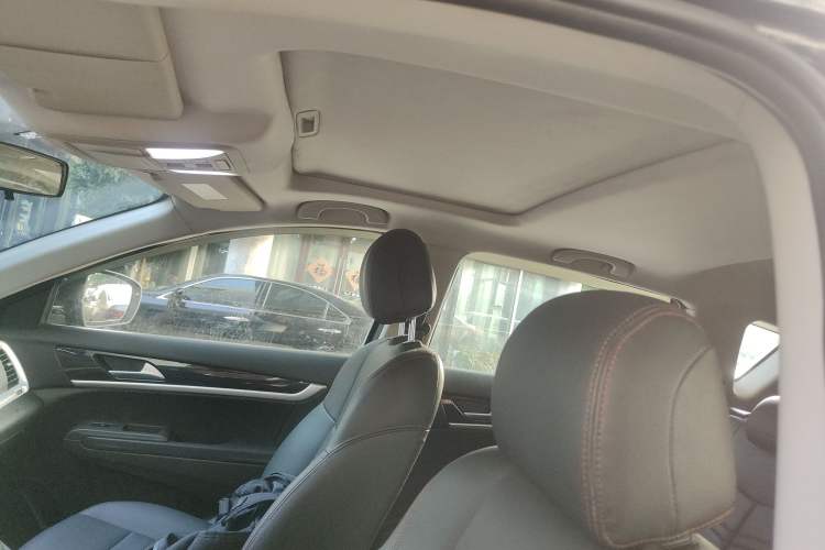 Used Dongfeng Aeolus AX7 2016 2.0L Automatic Zhiyi Trim
