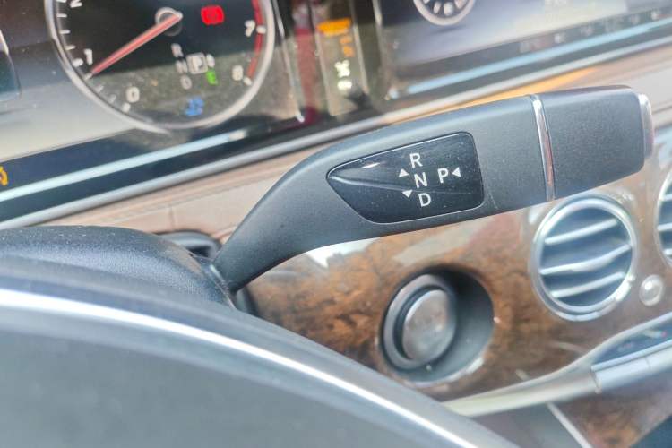 Used Mercedes-Benz S-Class 2014 S 320 L Business Model Gear Lever