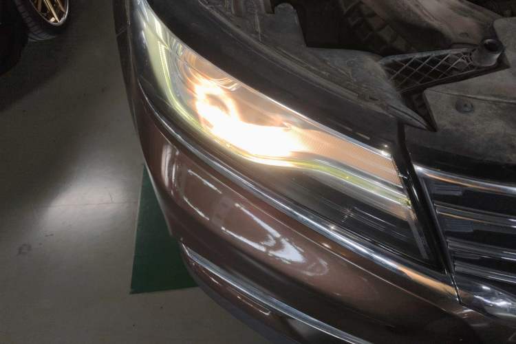 Used Roewe RX5 2016 30T Two-Wheel Drive Automatic Internet Smart Edition
