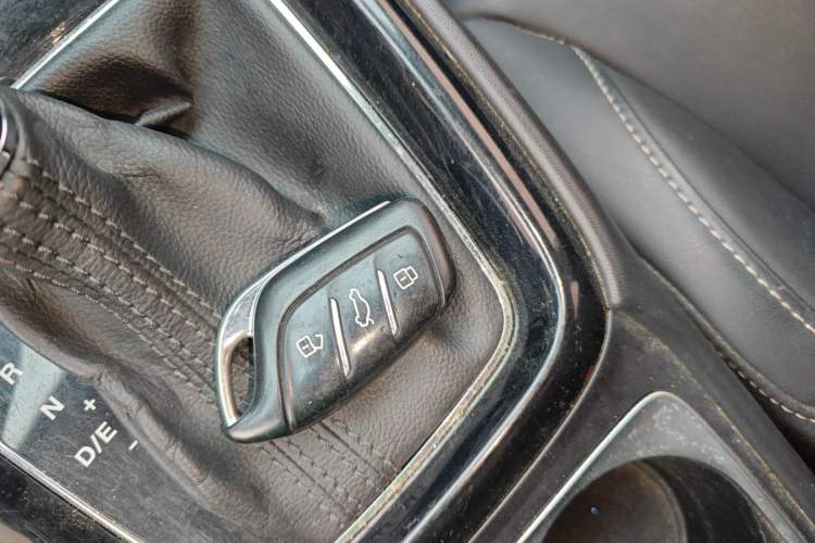 Used Roewe i5 2019 1.5L Automatic 4G Connected Langzhen Edition