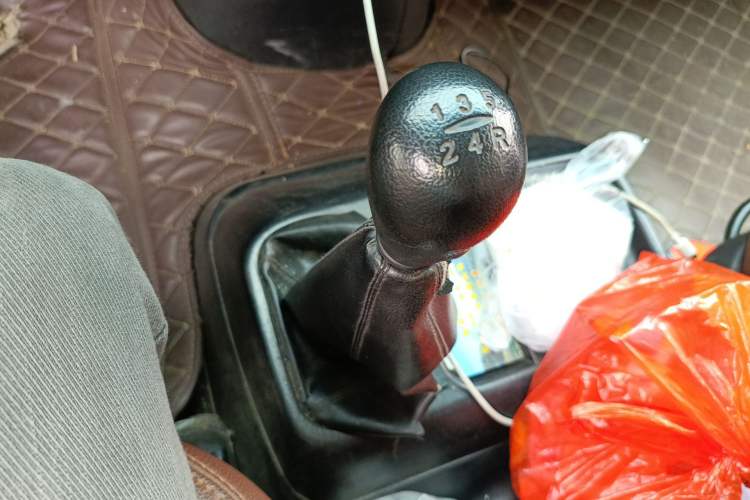 Used JAC Group Refine 2011 2.8T Shuttle Diesel Standard Version HFC4DA1-2B1
