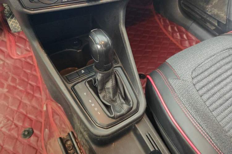 Used Volkswagen Santana 2019 1.5L Automatic Fashion Edition China VI Gear Lever