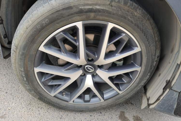 Used GAC Trumpchi GS8 2022 Linghang Series 2.0 TGDI Two-Wheel-Drive Luxury Smart Connectivity Version (7 Seats) Right Front Wheel Hub