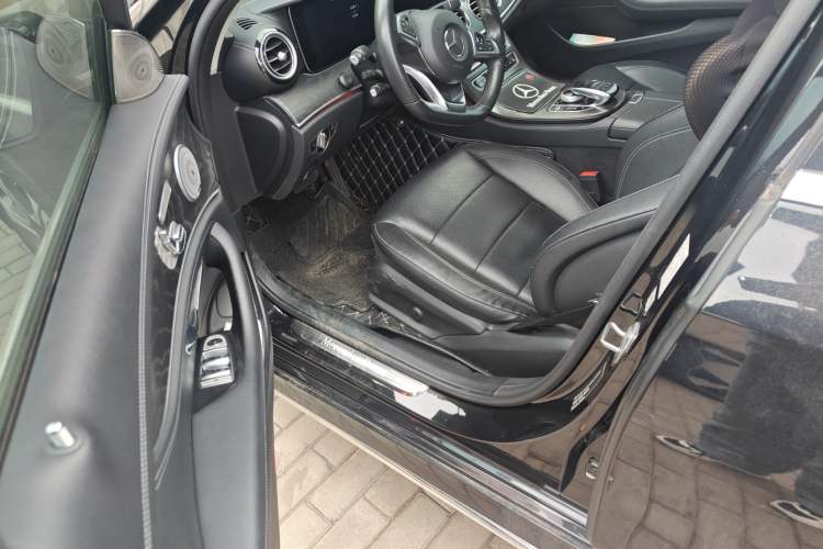 Used Mercedes-Benz E-Class 2016 E 300 L Sporty and Stylish Model