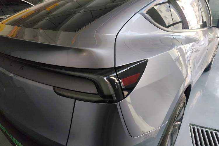 Used Tesla Model Y 2025 Rear-Wheel-Drive Version
