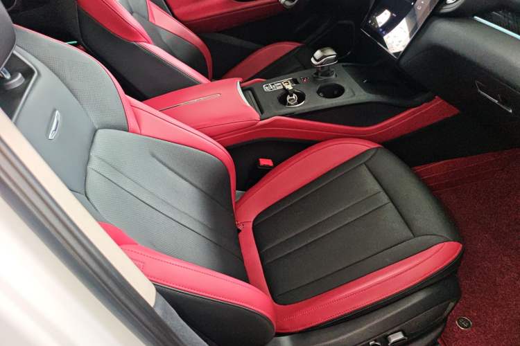 Used Hongqi HS3 2023 1.5T Two-Wheel Drive Shanwei Edition Right Front Seat