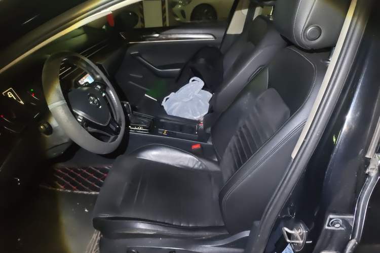 Used Volkswagen Magotan 2017 330TSI DSG Luxury Model