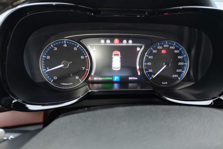 Used GAC Trumpchi GS8 2017 320T Two-Wheel Drive Luxury Smart Connectivity Version (7 Seats)
