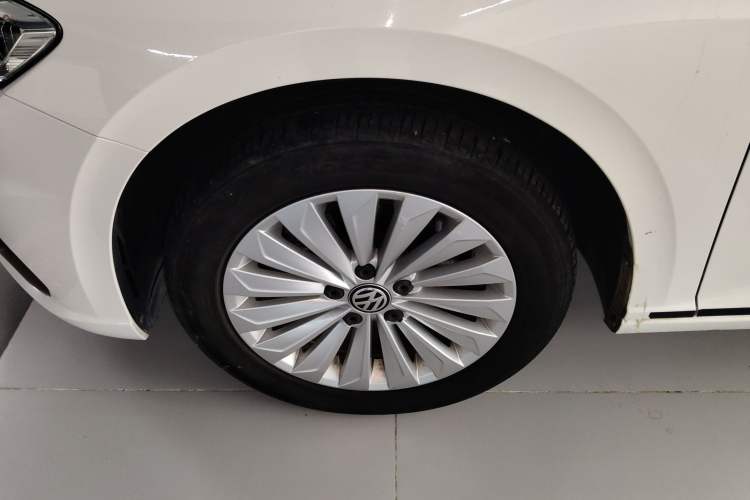 Used Volkswagen Lavida 2018 280TSI DSG Comfort Edition China V Standard Left Front Wheel Hub