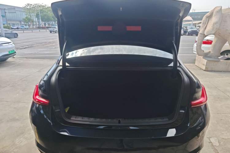 Used BMW i3 2022 eDrive 35 L
