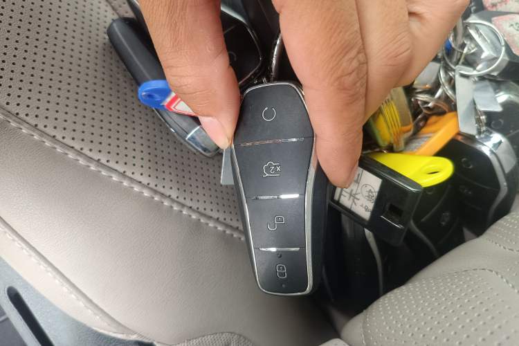 Used BYD Tang New Energy 2025 Intelligent Driving Version DM-i 115KM Flagship Edition Interior 1