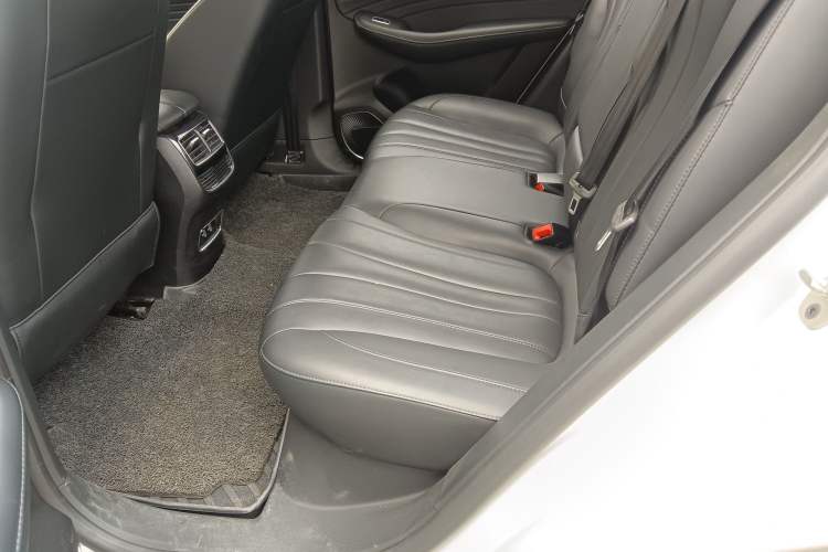 Used Roewe RX5 MAX 2019 300TGI Automatic 4G Connect Luxury Edition Left Rear Seat