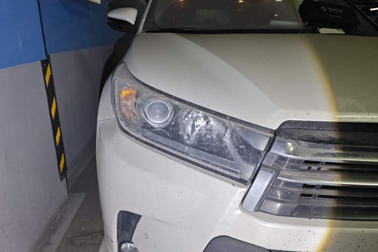 Used Toyota Highlander 2018 2.0T Four-Wheel Drive Prestige Version 7 Seats China V Emission Standard