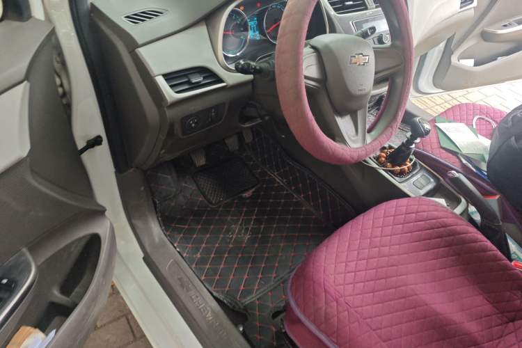 Used Chevrolet Lova RV 2016 1.5L Manual Comfort Edition
