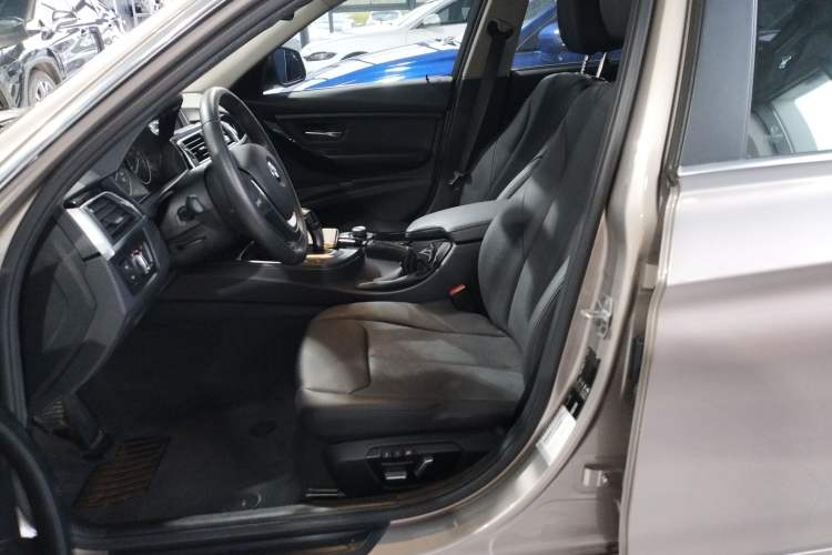 Used BMW 3 Series 2017 320Li Fashion Model Left Front Seat