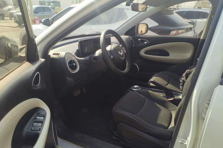 Used Wuling Bingo 2023 333 km Fast-Share Version Driver Seat
