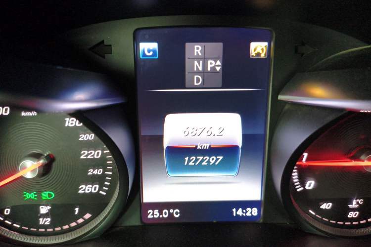 Used Mercedes-Benz GLC 2017 GLC 260 4MATIC Dynamic Edition Instrument Cluster