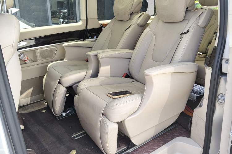 Used Mercedes-Benz V-Class 2016 V 260 L Prestige Extended Edition
