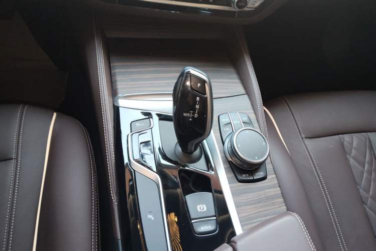 Used BMW 5 Series 2019 Facelifted 530Li Leading Edition Luxury Package