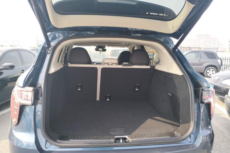 Used Lynk & Co 01 2017 2.0T Two-Wheel Drive Zhaopu Version
