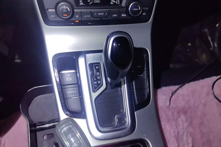 Used Geely Auto Emgrand GL 2017 1.3T DCT Elite Model Gear Lever