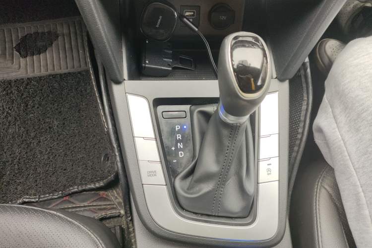 Used Hyundai Elantra (6th Generation / Lingdong) 2019 1.5L CVT ZhiXuan – Elite Version Gear Lever