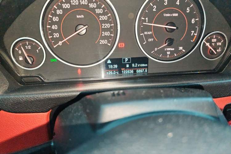 Used BMW 4 Series 2016 420i Convertible Design Package Edition Odometer Close Up