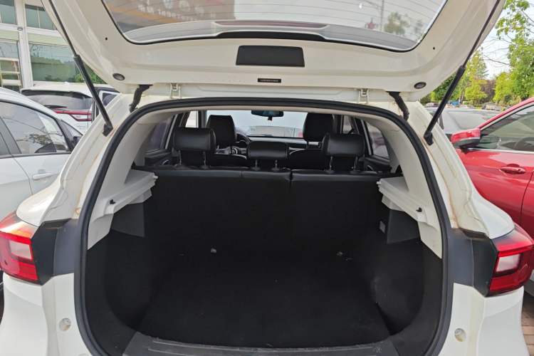 Used MG ZS 2018 1.5L Automatic Luxury Edition China V Standard