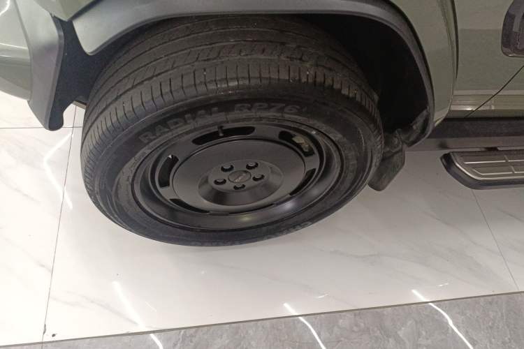 Used iCAR V23 2025 401 Two-Wheel Drive Advanced Edition Left Front Wheel Hub