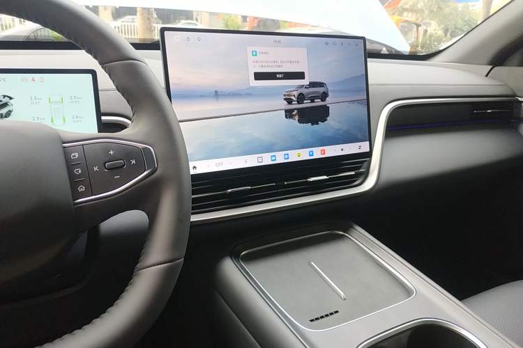 Used Dongfeng eπ eπ008 2026 Model Six-Seat Pure-Electric Family Delight Edition