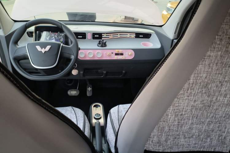 Used Wuling Hongguang MINIEV 2021 Macaron Premium Model – Lithium Iron Phosphate