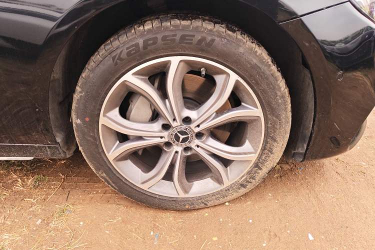 Used Mercedes-Benz E-Class 2019 Restyled E 300 L Sporty and Stylish Edition Right Front Wheel Hub