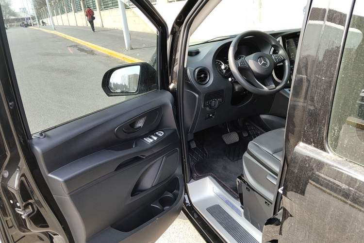 Used Mercedes-Benz Vito 2021 2.0T Elite Version 7 Seats