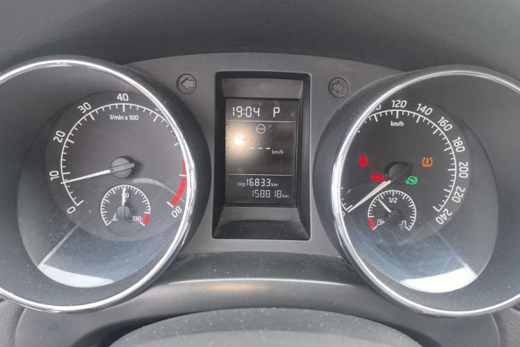 Used Skoda Yeti 2014 1.4TSI DSG Vibrant Edition Instrument Cluster
