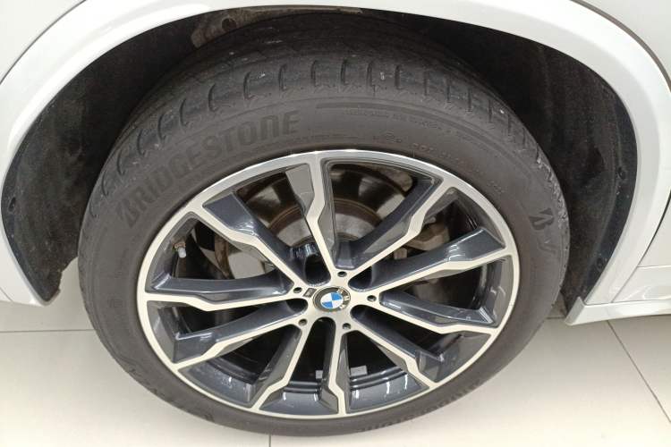 Used BMW X3 2023 xDrive30i Leading Model M Night Edition Package Right Rear Wheel Hub