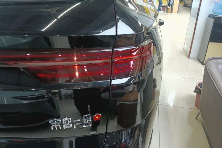 Used BYD Song Pro New Energy 2024 HONOR Edition DM-i 71KM Navigation Model Right Rear Taillight