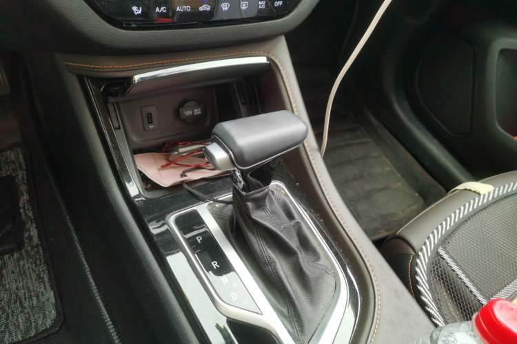 Used CHANGAN CS35PLUS 2018 1.6L Automatic Changlian Edition China V Standard Gear Lever