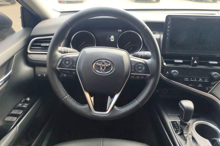 Used Toyota Camry 2021 2.0G Luxury Edition
