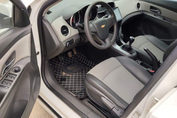 Used Chevrolet Cruze 2013 1.6L SL MT
