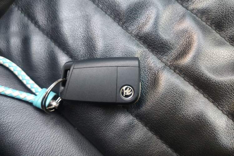 Used Skoda Octavia 2016 1.6L Automatic Chuanxing Edition Vehicle Key