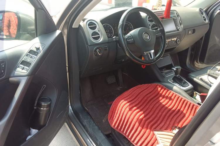 Used Volkswagen Tiguan 2010 1.8TSI Automatic All-Wheel-Drive Elite Edition Driver Seat