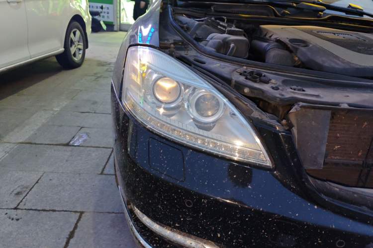 Used Mercedes-Benz S-Class 2010 S 300 L Luxury Model Right Front Headlight