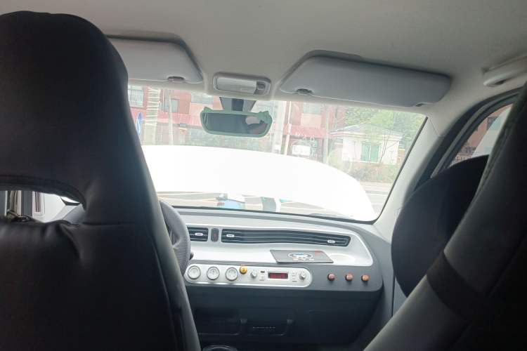 Used Wuling Hongguang MINIEV 2022 Macaron Premium Model – Lithium Iron Phosphate Headliner