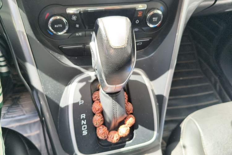 Used Ford Kuga 2015 1.5L GTDi Four-Wheel-Drive Elite Model Gear Lever