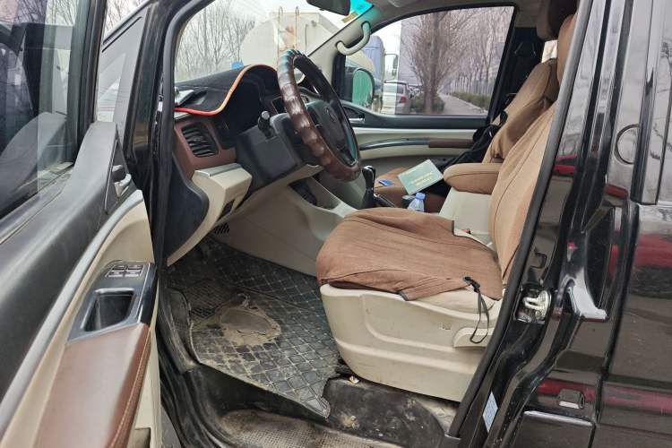 Used FORTHING Lingzhi 2019 M5L 1.6L 9-Seater Base Model China VI Standard Driver Seat